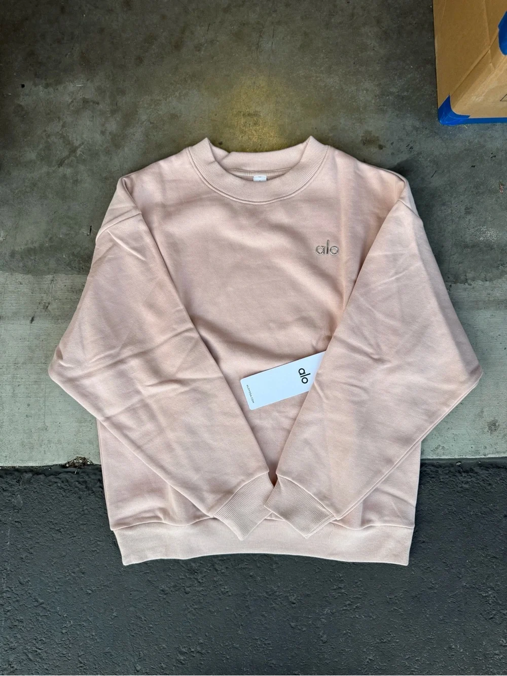 ALO Yoga Crewneck Sweatshirt - Blush Pink